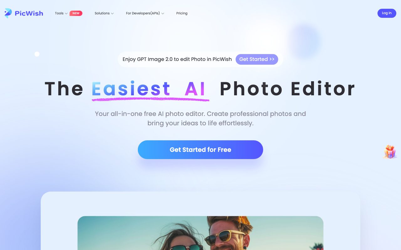 Главная страница PicWish с заголовком The Easiest AI Photo Editor и кнопкой Get Started for Free